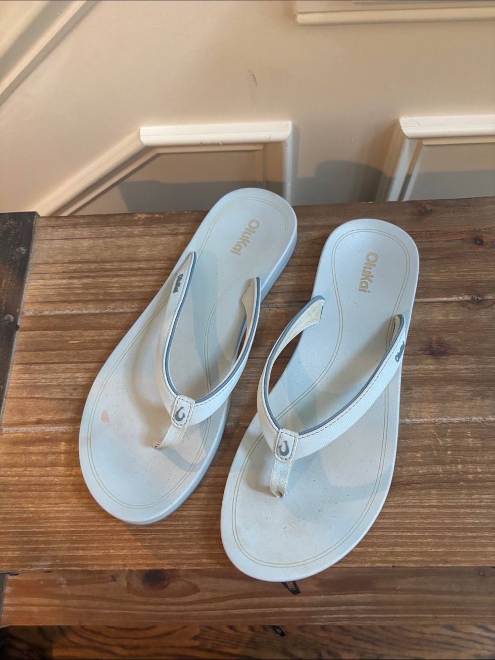 OluKai Women's Light Blue and White Flip Flop Sandals